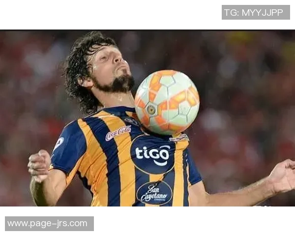 图库曼与阿尔多的激烈对决揭示了足球战术的深度与魅力